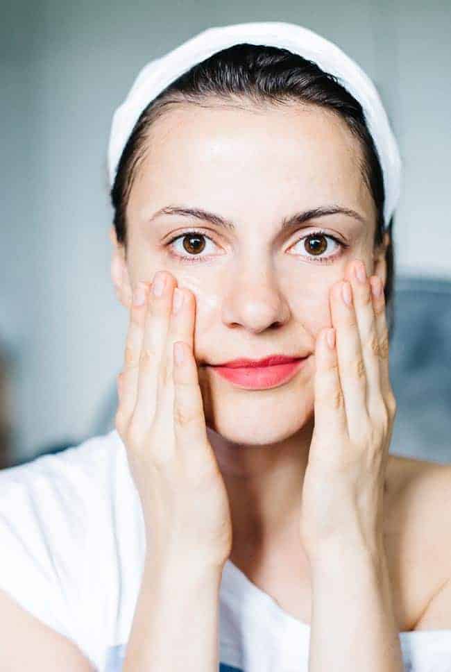 Effortlessly Remove Makeup with 10 DIY Solutions (3)