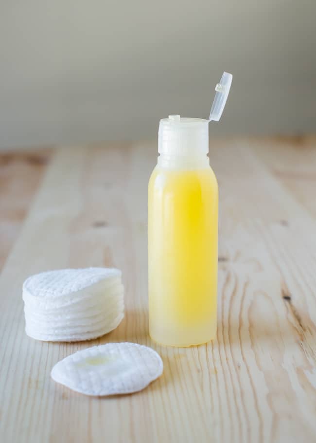 Effortlessly Remove Makeup with 10 DIY Solutions (4)