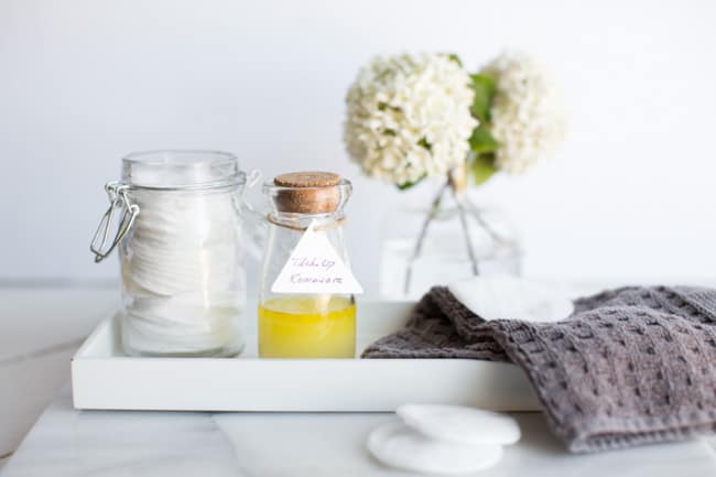 Effortlessly Remove Makeup with 10 DIY Solutions (9)