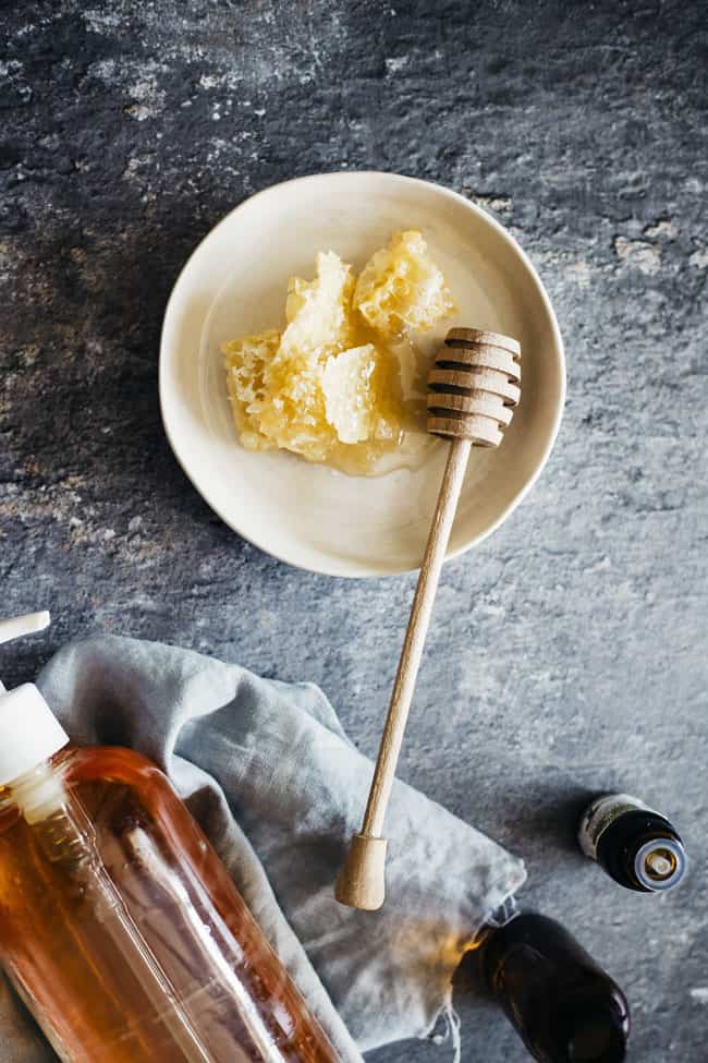 Effortlessly Remove Makeup with 10 DIY Solutions (10)
