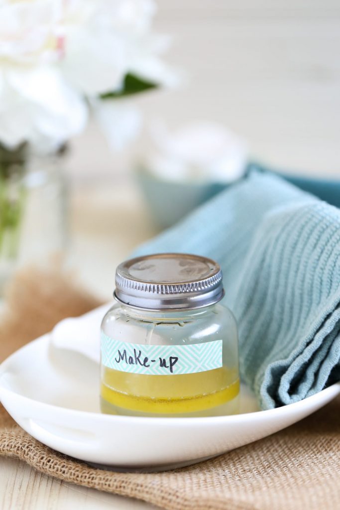 DIY 2-Ingredient Makeup Remover (Without Coconut Oil) (8) DIY 2-Ingredient Makeup Remover (Without Coconut Oil) (8)