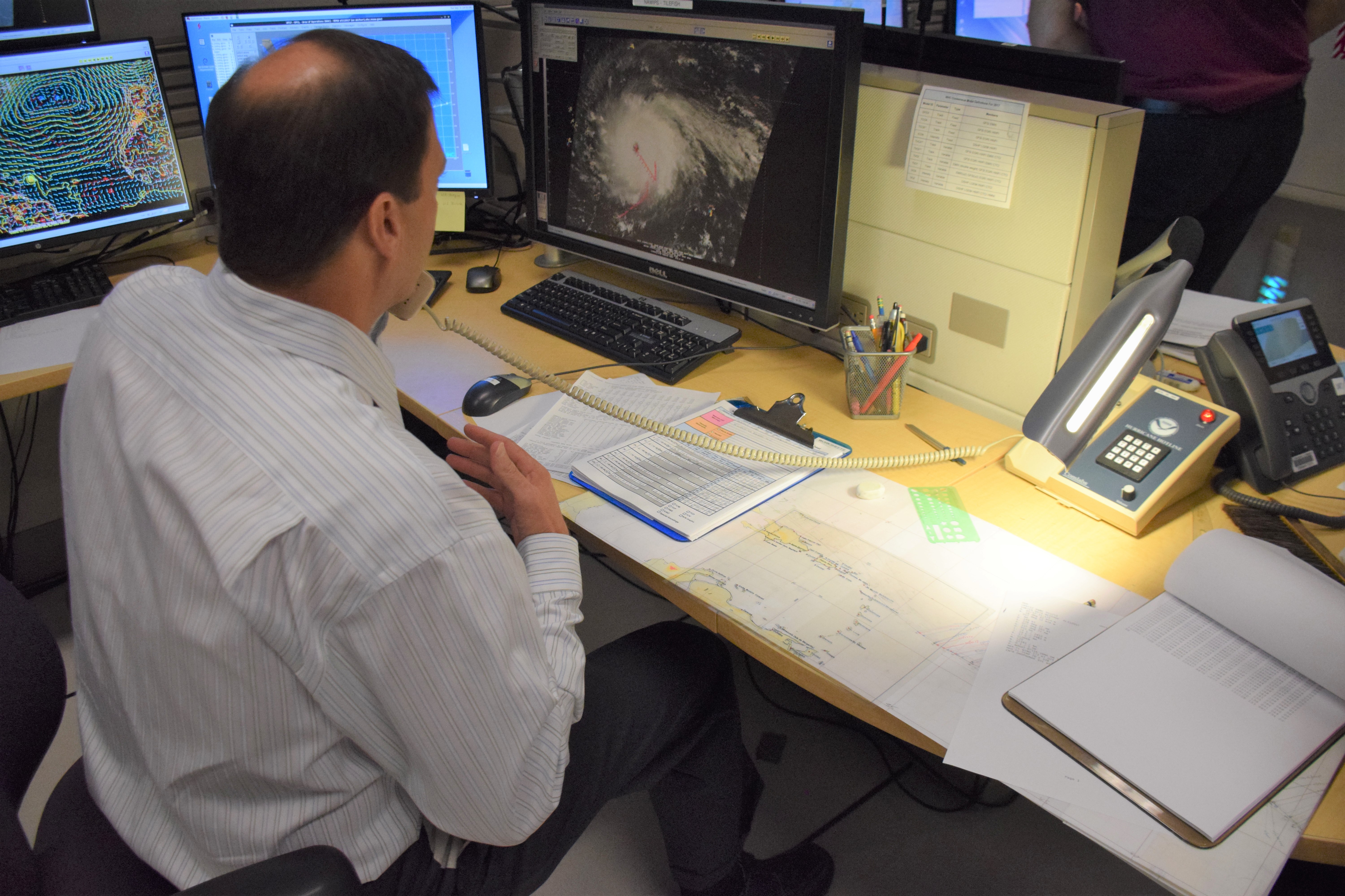 Hurricane forecasting (1)