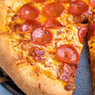The Perfect Homemade Pizza Sauce ~ Recipe | Queenslee Appétit (8) The Perfect Homemade Pizza Sauce ~ Recipe | Queenslee Appétit (8)